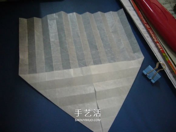 龙头戒指的折纸方法 手工折纸龙头戒图解教程(图2) 龙头戒指的折纸方法 手工折纸龙头戒图解教程(图2)