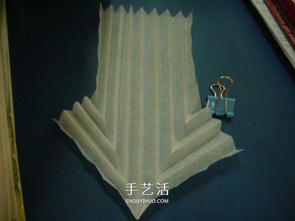 龙头戒指的折纸方法 手工折纸龙头戒图解教程(图3) 龙头戒指的折纸方法 手工折纸龙头戒图解教程(图3)