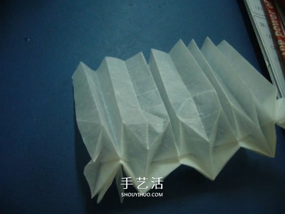 龙头戒指的折纸方法 手工折纸龙头戒图解教程(图8) 龙头戒指的折纸方法 手工折纸龙头戒图解教程(图8)