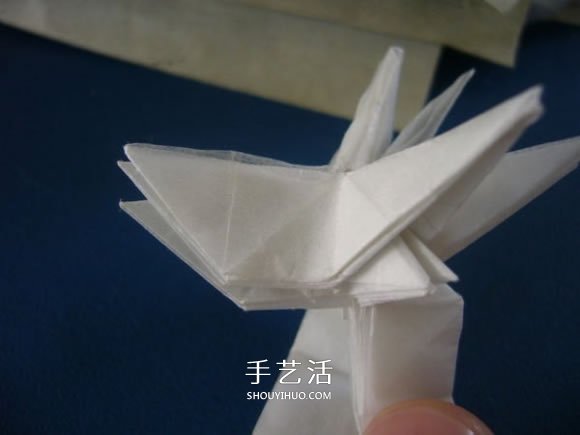 龙头戒指的折纸方法 手工折纸龙头戒图解教程(图16) 龙头戒指的折纸方法 手工折纸龙头戒图解教程(图16)