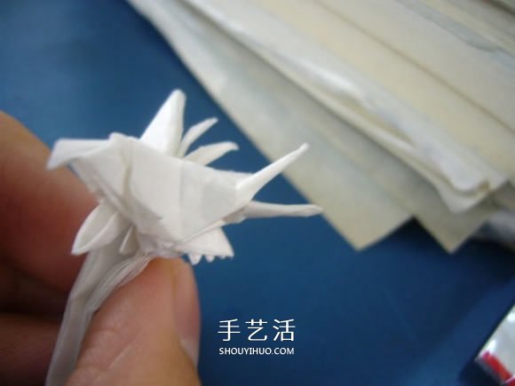龙头戒指的折纸方法 手工折纸龙头戒图解教程(图22) 龙头戒指的折纸方法 手工折纸龙头戒图解教程(图22)