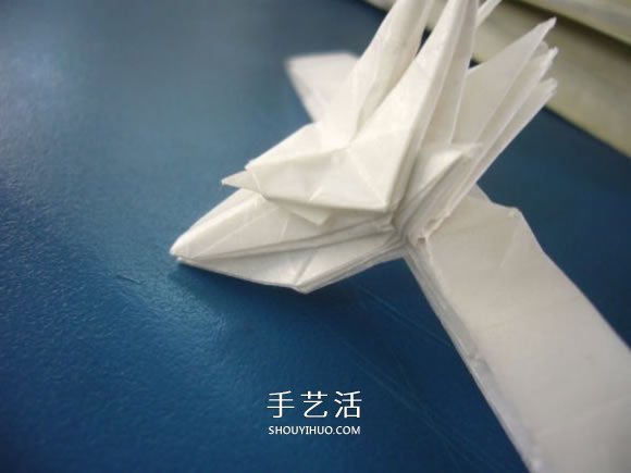 龙头戒指的折纸方法 手工折纸龙头戒图解教程(图18) 龙头戒指的折纸方法 手工折纸龙头戒图解教程(图18)