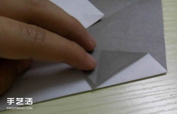 折纸折叠小刀的折法 手工折可折叠弹簧刀图解(图5) 折纸折叠小刀的折法 手工折可折叠弹簧刀图解(图5)