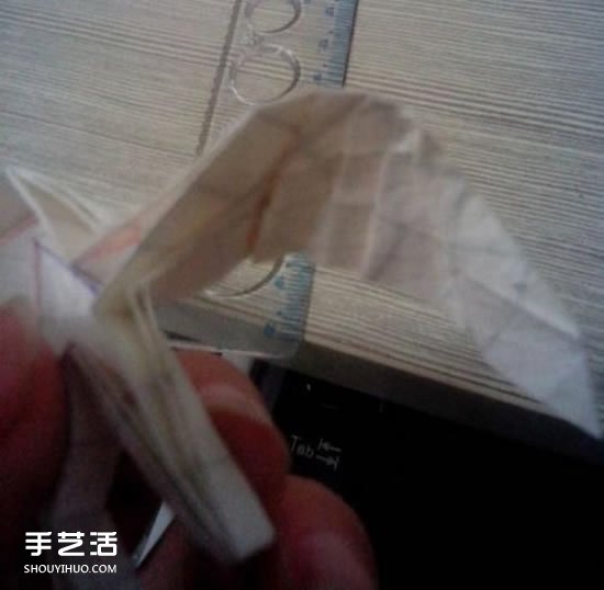 美丽天使的折纸方法 手工折叠立体天使图解(图33) 美丽天使的折纸方法 手工折叠立体天使图解(图33)