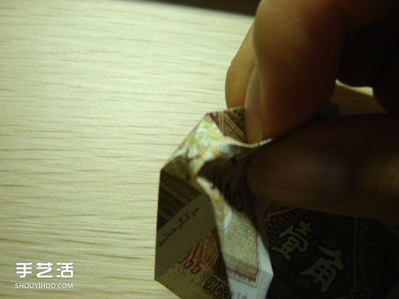 纸币折纸照相机图解 美金折相机的折法详解(图18) 纸币折纸照相机图解 美金折相机的折法详解(图18)