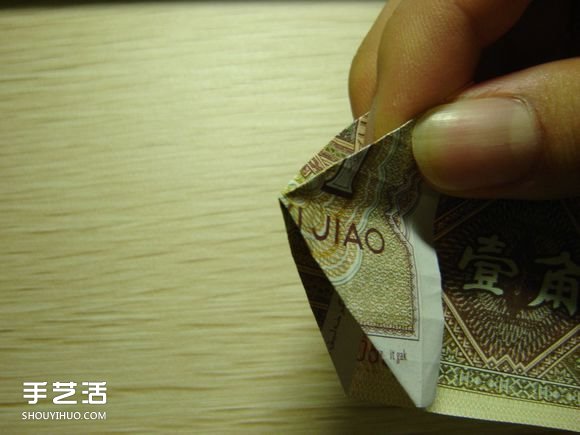 纸币折纸照相机图解 美金折相机的折法详解(图17) 纸币折纸照相机图解 美金折相机的折法详解(图17)