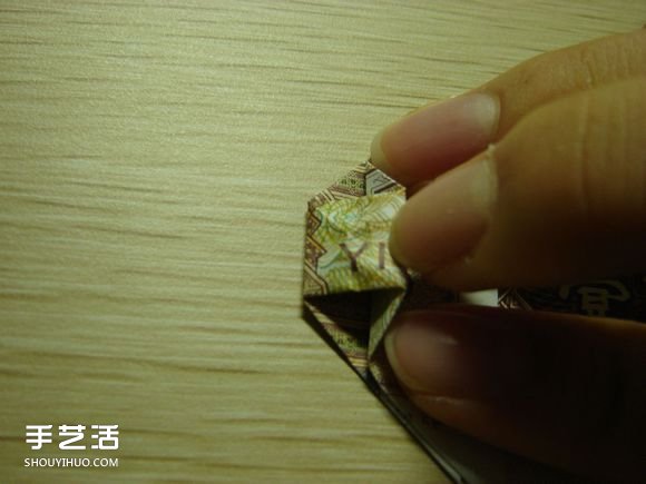 纸币折纸照相机图解 美金折相机的折法详解(图20) 纸币折纸照相机图解 美金折相机的折法详解(图20)