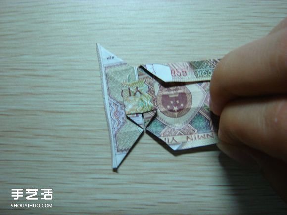 纸币折纸照相机图解 美金折相机的折法详解(图30) 纸币折纸照相机图解 美金折相机的折法详解(图30)