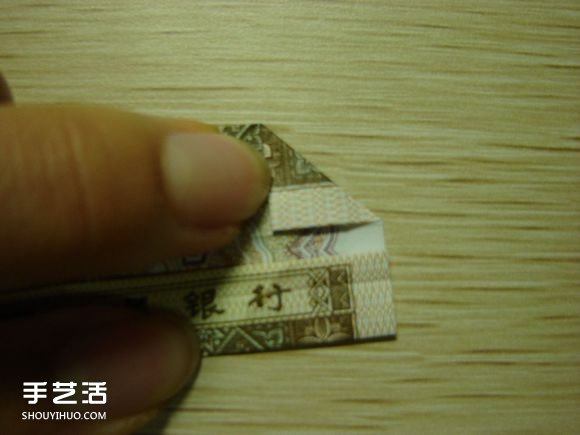 纸币折纸照相机图解 美金折相机的折法详解(图32) 纸币折纸照相机图解 美金折相机的折法详解(图32)