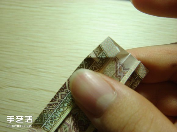 纸币折纸照相机图解 美金折相机的折法详解(图33) 纸币折纸照相机图解 美金折相机的折法详解(图33)