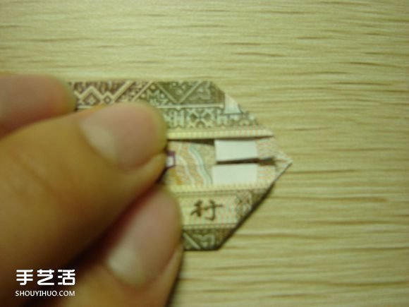 纸币折纸照相机图解 美金折相机的折法详解(图36) 纸币折纸照相机图解 美金折相机的折法详解(图36)