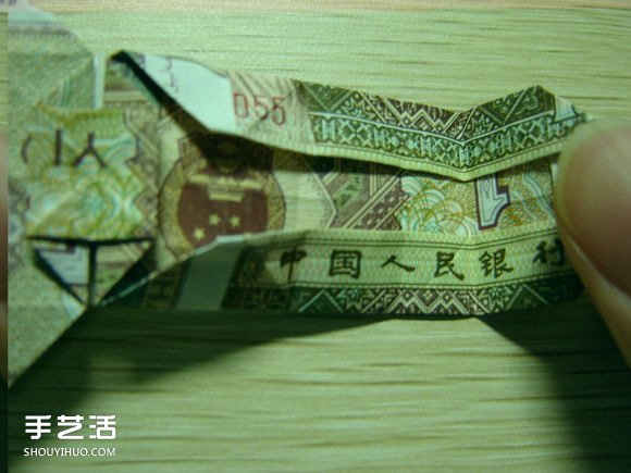 纸币折纸照相机图解 美金折相机的折法详解(图40) 纸币折纸照相机图解 美金折相机的折法详解(图40)