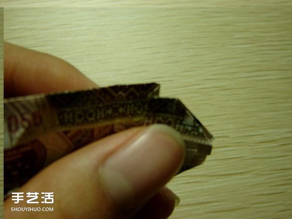 纸币折纸照相机图解 美金折相机的折法详解(图42) 纸币折纸照相机图解 美金折相机的折法详解(图42)