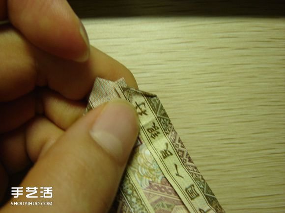 纸币折纸照相机图解 美金折相机的折法详解(图48) 纸币折纸照相机图解 美金折相机的折法详解(图48)