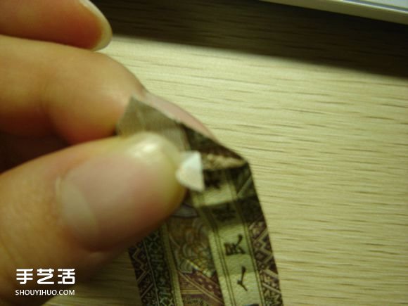 纸币折纸照相机图解 美金折相机的折法详解(图51) 纸币折纸照相机图解 美金折相机的折法详解(图51)