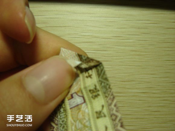纸币折纸照相机图解 美金折相机的折法详解(图50) 纸币折纸照相机图解 美金折相机的折法详解(图50)