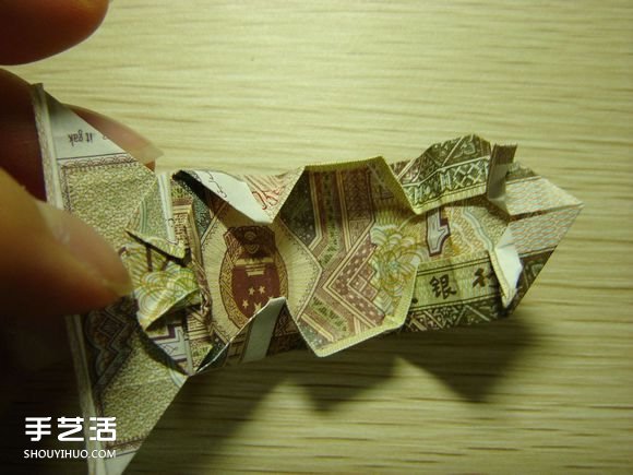 纸币折纸照相机图解 美金折相机的折法详解(图57) 纸币折纸照相机图解 美金折相机的折法详解(图57)