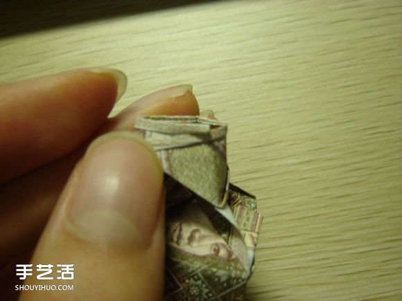 纸币折纸照相机图解 美金折相机的折法详解(图63) 纸币折纸照相机图解 美金折相机的折法详解(图63)