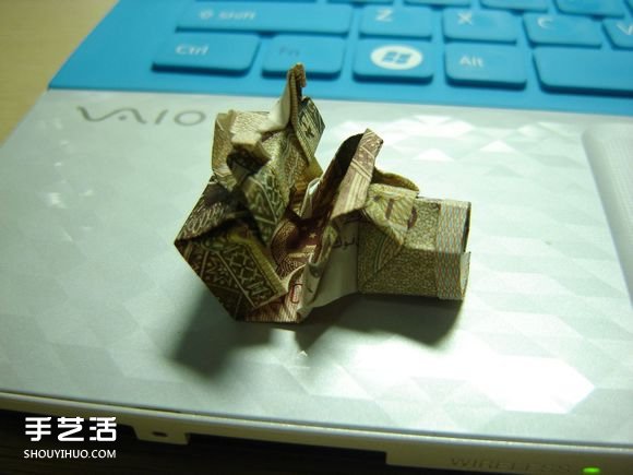 纸币折纸照相机图解 美金折相机的折法详解(图66) 纸币折纸照相机图解 美金折相机的折法详解(图66)