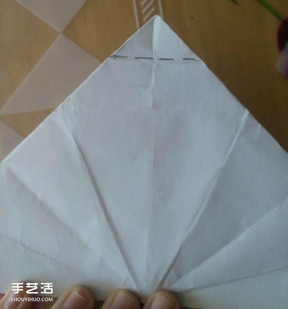 三角钢琴的折纸图解 怎么折立体三角钢琴步骤(图58) 三角钢琴的折纸图解 怎么折立体三角钢琴步骤(图58)