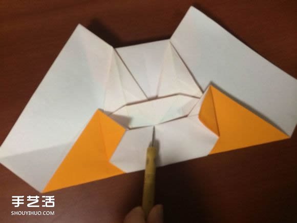 怎么折跑车的教程 手工跑车折纸方法图解(图27) 怎么折跑车的教程 手工跑车折纸方法图解(图27)