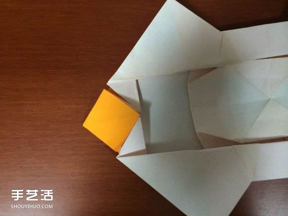 怎么折跑车的教程 手工跑车折纸方法图解(图35) 怎么折跑车的教程 手工跑车折纸方法图解(图35)
