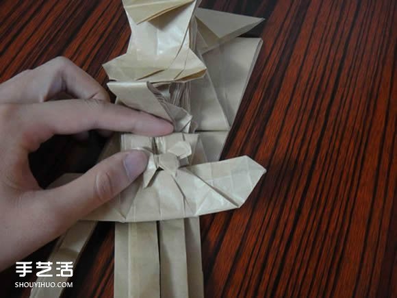 灼眼的夏娜折纸图解 动漫人物夏娜折纸教程(图31) 灼眼的夏娜折纸图解 动漫人物夏娜折纸教程(图31)