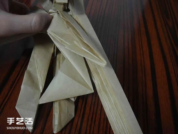 灼眼的夏娜折纸图解 动漫人物夏娜折纸教程(图36) 灼眼的夏娜折纸图解 动漫人物夏娜折纸教程(图36)
