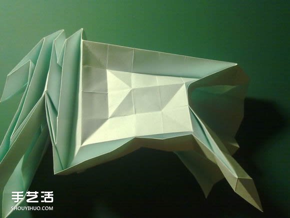 折纸初音未来的详细图解 初音未来的折法过程(图15) 折纸初音未来的详细图解 初音未来的折法过程(图15)