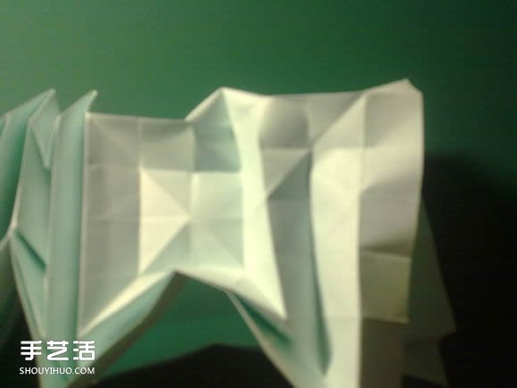 折纸初音未来的详细图解 初音未来的折法过程(图16) 折纸初音未来的详细图解 初音未来的折法过程(图16)