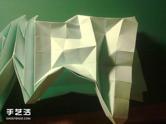 折纸初音未来的详细图解 初音未来的折法过程(图17) 折纸初音未来的详细图解 初音未来的折法过程(图17)