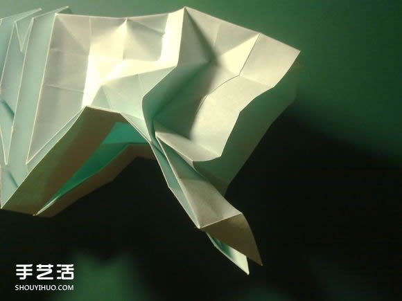 折纸初音未来的详细图解 初音未来的折法过程(图18) 折纸初音未来的详细图解 初音未来的折法过程(图18)