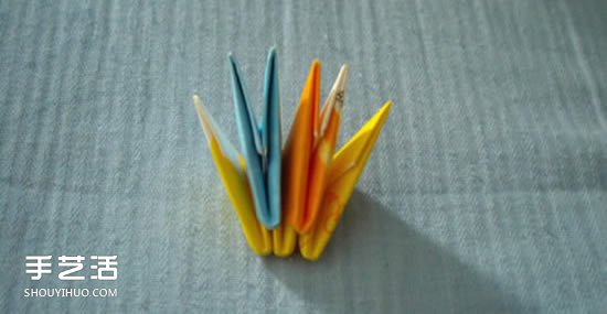 三角插笔筒步骤图解 三角插菠萝笔筒的具体插法(图8) 三角插笔筒步骤图解 三角插菠萝笔筒的具体插法(图8)
