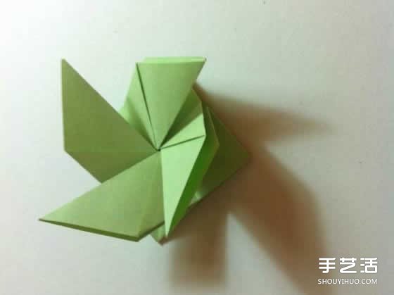 一张纸折四叶草图解 创意四叶草的折法步骤(图14) 一张纸折四叶草图解 创意四叶草的折法步骤(图14)