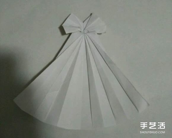 折纸婚纱裙的折法图解 婚纱的折纸方法步骤(图18) 折纸婚纱裙的折法图解 婚纱的折纸方法步骤(图18)
