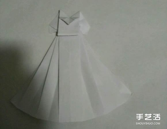 折纸婚纱裙的折法图解 婚纱的折纸方法步骤(图19) 折纸婚纱裙的折法图解 婚纱的折纸方法步骤(图19)
