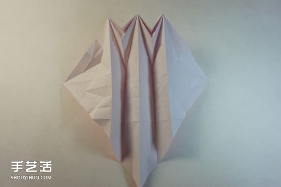 折纸女孩的步骤图解 复杂女生的折法教程(图28) 折纸女孩的步骤图解 复杂女生的折法教程(图28)