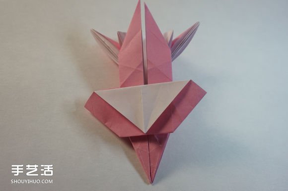 折纸女孩的步骤图解 复杂女生的折法教程(图46) 折纸女孩的步骤图解 复杂女生的折法教程(图46)