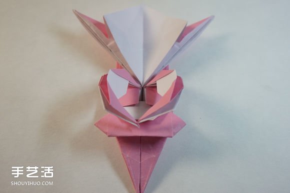 折纸女孩的步骤图解 复杂女生的折法教程(图52) 折纸女孩的步骤图解 复杂女生的折法教程(图52)