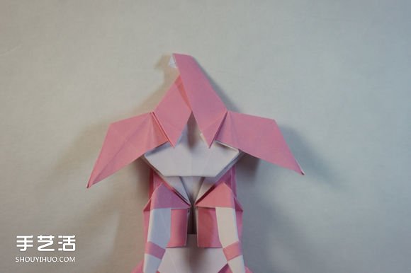 折纸女孩的步骤图解 复杂女生的折法教程(图58) 折纸女孩的步骤图解 复杂女生的折法教程(图58)