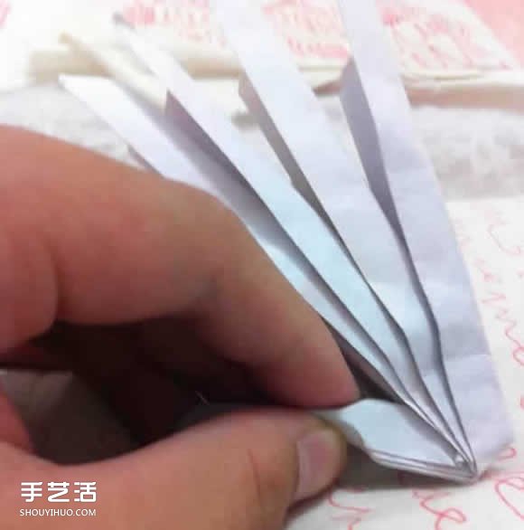 骷髅手骨的折纸方法图解 万圣节恐怖骷髅手折法(图14) 骷髅手骨的折纸方法图解 万圣节恐怖骷髅手折法(图14)