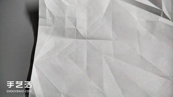冰雪女王艾莎折纸图解 立体女性人物折纸教程(图38) 冰雪女王艾莎折纸图解 立体女性人物折纸教程(图38)