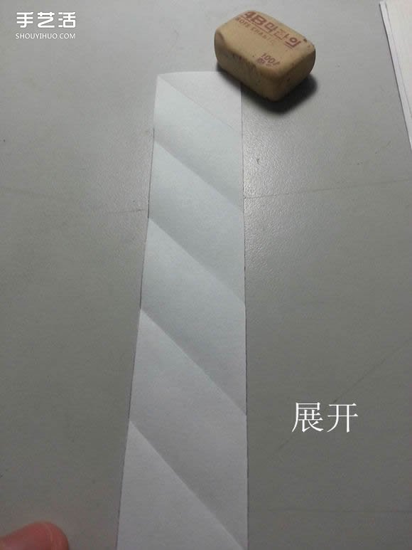 纸武士刀的折法图解 折纸日本刀的方法步骤(图7) 纸武士刀的折法图解 折纸日本刀的方法步骤(图7)