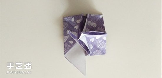 扑克牌黑桃和梅花花色的折纸方法图解(图11) 扑克牌黑桃和梅花花色的折纸方法图解(图11)