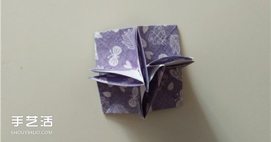 扑克牌黑桃和梅花花色的折纸方法图解(图10) 扑克牌黑桃和梅花花色的折纸方法图解(图10)