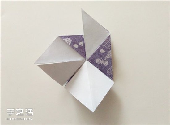 扑克牌黑桃和梅花花色的折纸方法图解(图12) 扑克牌黑桃和梅花花色的折纸方法图解(图12)