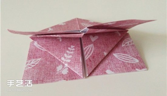 扑克牌方片和红桃花色的折纸方法图解(图7) 扑克牌方片和红桃花色的折纸方法图解(图7)