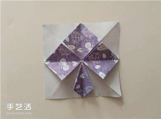 扑克牌黑桃和梅花花色的折纸方法图解(图20) 扑克牌黑桃和梅花花色的折纸方法图解(图20)