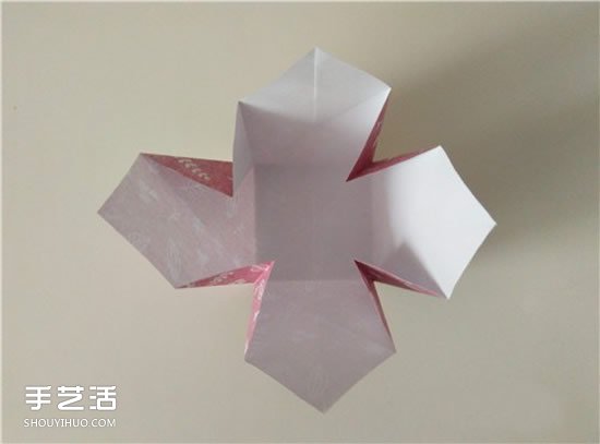 扑克牌方片和红桃花色的折纸方法图解(图13) 扑克牌方片和红桃花色的折纸方法图解(图13)