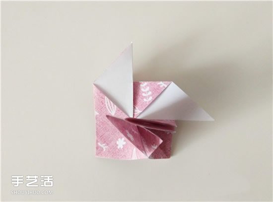 扑克牌方片和红桃花色的折纸方法图解(图16) 扑克牌方片和红桃花色的折纸方法图解(图16)